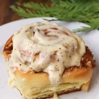 The Best Eggnog Cinnamon Rolls