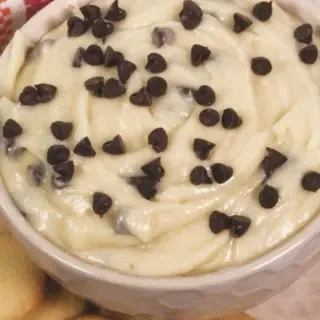 5-Minute Chocolate Chip Dip