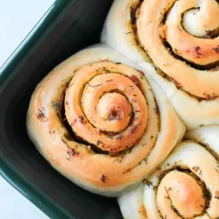 Dill Onion Rolls