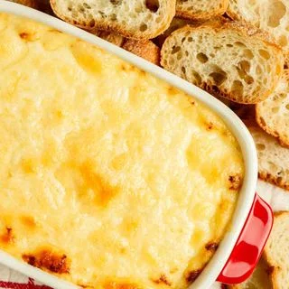 Creamy Garlic Artichoke Dip