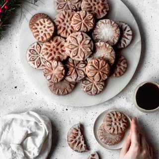 Cardamom Gingerbread Cookies + Orange Glaze