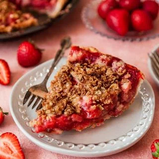 Brown Butter Strawberry Crumble Pie