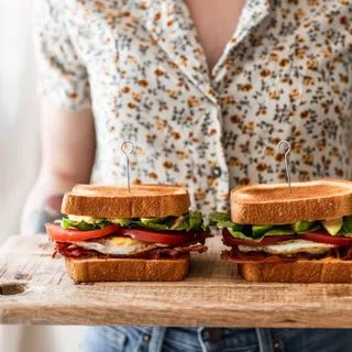 Breakfast Blt With Avocado & Spicy Mayo