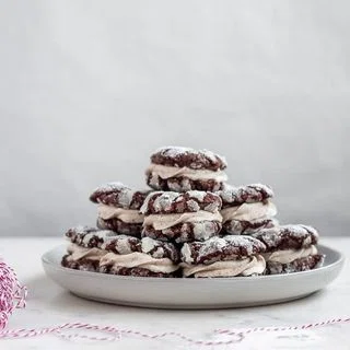 Mocha Crinkle Cookie Sandwiches With Hazelnut-Mascarpone Filling