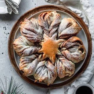 Cookie Butter Cinnamon Star Bread