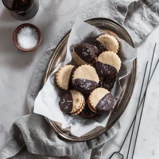 S’Mores Sandwich Cookies With Salted Caramel