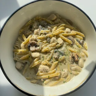 One Pot Chicken Marsala Pasta