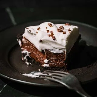 No Bake Chocolate Mousse Pie