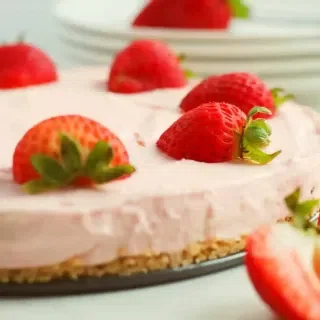 No Bake Strawberry Cheesecake