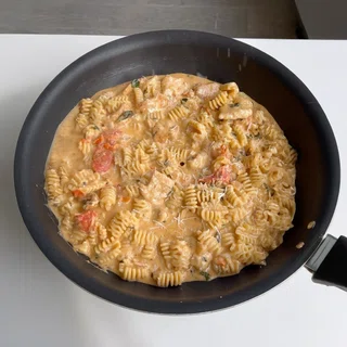Cheesy Tomato Pasta with Chicken