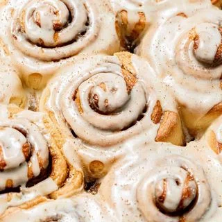Eggnog Cinnamon Rolls