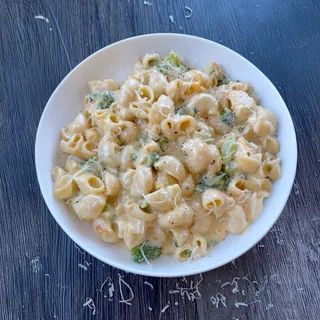Broccoli Cheddar Mac & Cheese