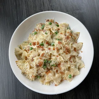 Creamy Bowtie Pasta with Peas and Prosciutto