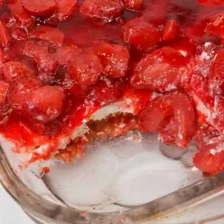 Strawberry Pretzel Jello Salad