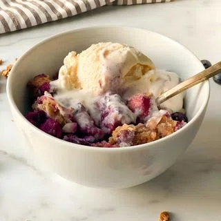 Paleo Vegan Berry Crumble