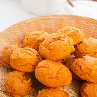 2 Ingredient Pumpkin Pie Spice Cookies