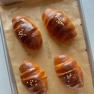 Crispy Buttery Salt Bread