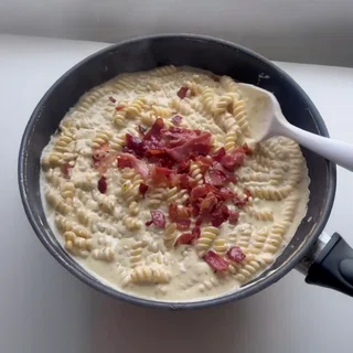 Boursin Cream Rotini with Crispy Prosciutto