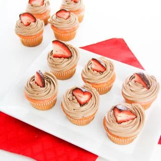 Chocolate Covered Strawberries Cupcakes
