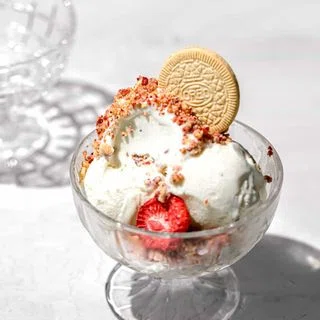 Strawberry Shortcake Crumble