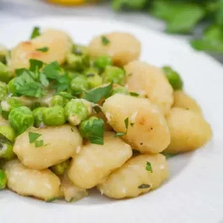 Skillet Gnocchi and Peas