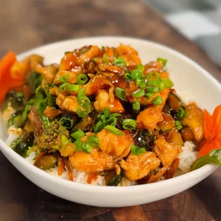High Protein Spicy Honey Garlic Chicken Bowl