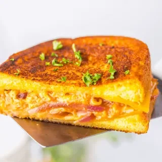 Buffalo Chicken Grilled Cheese