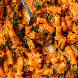 Easy Creamy Tomato Pasta