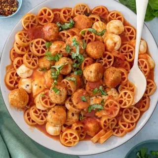 Chicken Meatballs with Wheel Pasta