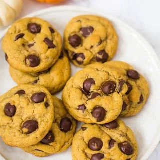 Vegan Pumpkin Chocolate Chip Cookies