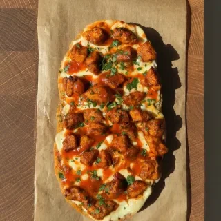 Crispy Cheesey Buffalo Chicken Garlic Bread