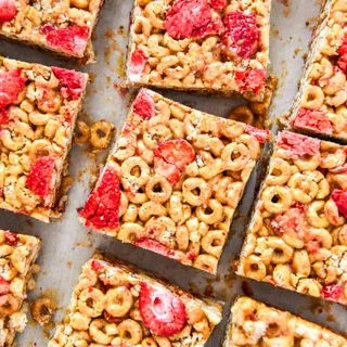 Strawberry Peanut Butter Cheerios Bars