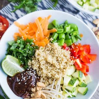 Peanut Sauce Quinoa Bowl