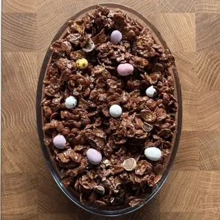 Mini Egg Crunch Cake