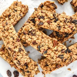 Chewy Cinnamon Granola Bars