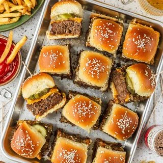 Baked Cheeseburger Sliders with Hawaiian Rolls