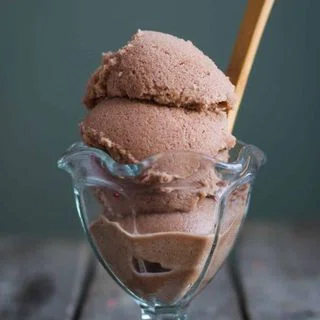 Super Simple Snow Cream Recipe You Can Make in Minutes
