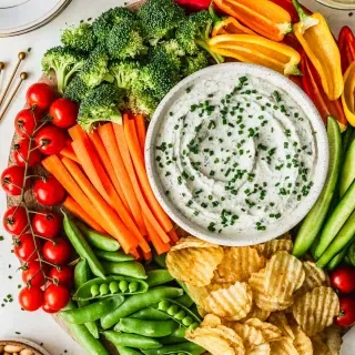 5-Minute Herb and Garlic Dip with Greek Yogurt
