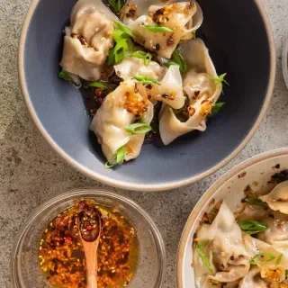 WonTons with Spicy Chili Oil Sauce