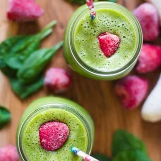 Strawberry Banana Green Smoothie