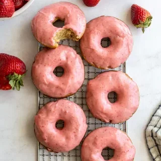 Baked Strawberry Donuts