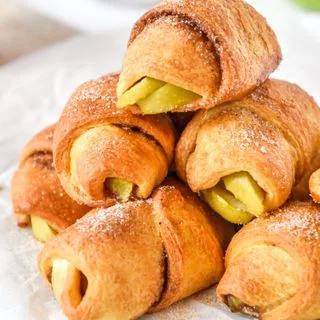 Air Fryer Apple Pie Crescent Rolls