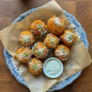 Garlic Parmesan Cheesy Potato Balls