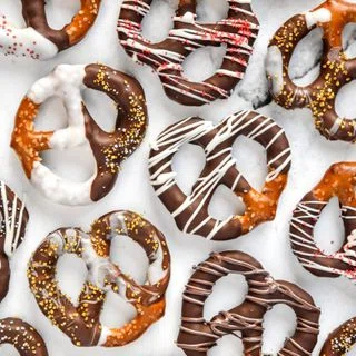 Homemade Chocolate Dipped Pretzels