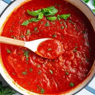 Easy Marinara Sauce (Ready in 20 Minutes)