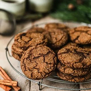 Chewy Molasses Crinkle Cookies