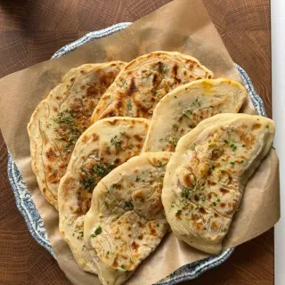 Butter Chicken Cheese Flatbread