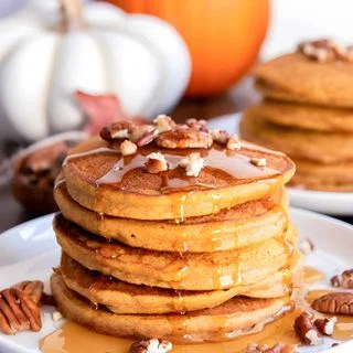Fluffy Whole Wheat Pumpkin Pancakes