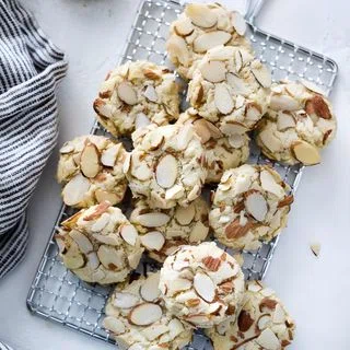 Greek Almond Cookies (Amygdalota)