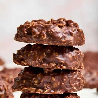 No Bake Chocolate Peanut Butter Oatmeal Cookies